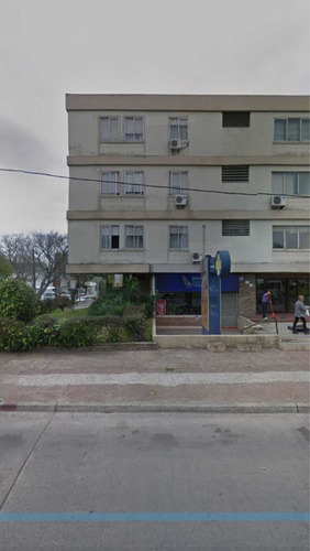 Cocheras En Avenida Italia Y Dessalines ,alquilo $3.000