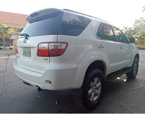 Imagen 4 de 14 de Toyota Fortuner Sr