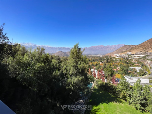 Casa En Venta De 8 Dorm. En Lo Barnechea