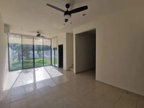 Casa Nueva En Renta En Privada Zensia Con Sistema De Riego En Conkal, Mérida.