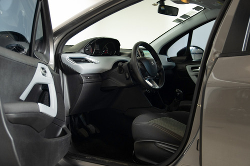 Peugeot 208 2015 1.6 Allure Touchscreen Usados Taraborelli