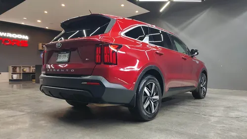 Kia Sorento 2.4 L4 EX Piel 7 Pasajeros At
