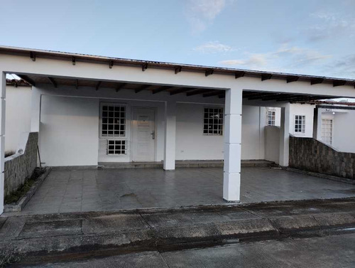 Imagen 2 de 11 de Urb. La Estancia. Conj. Residencial Los Monjes