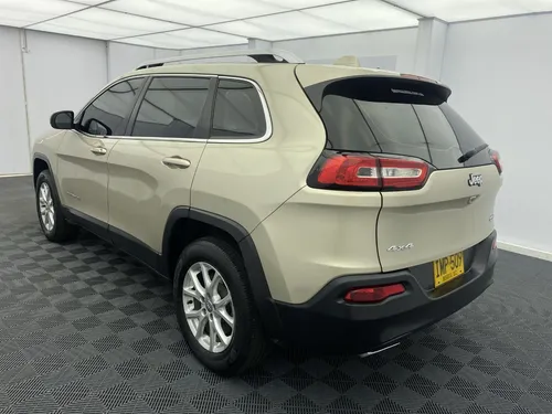 Jeep Cherokee 3.2 Longitude Plus