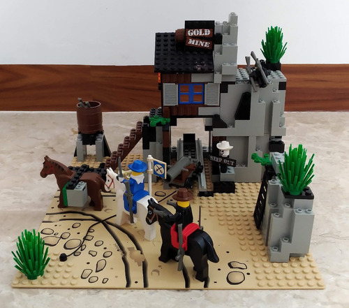 Lego System 6761 Bandit´s Secret Hide Out (1996) (Usado)