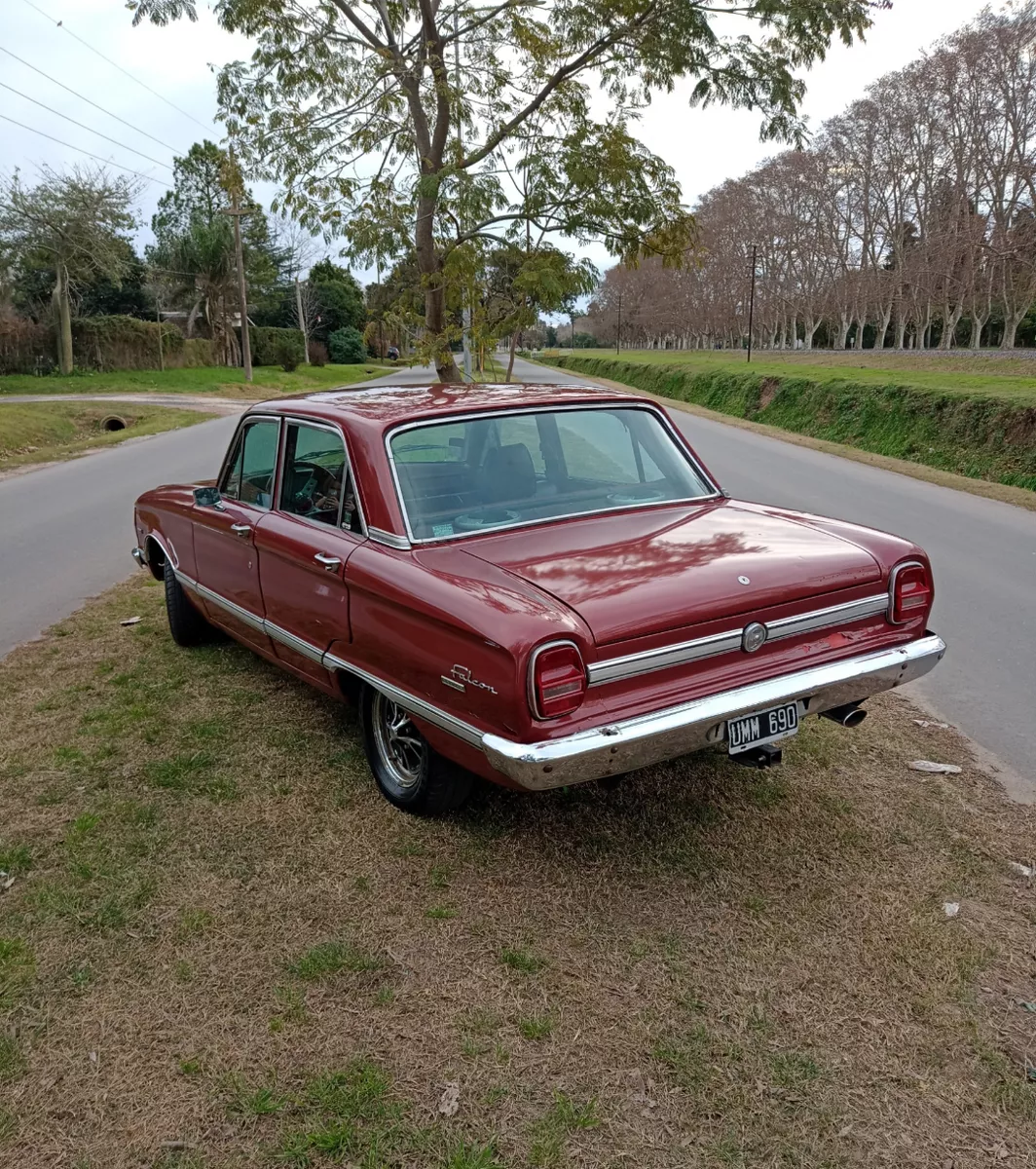 Ford Falcon Deluxe 221