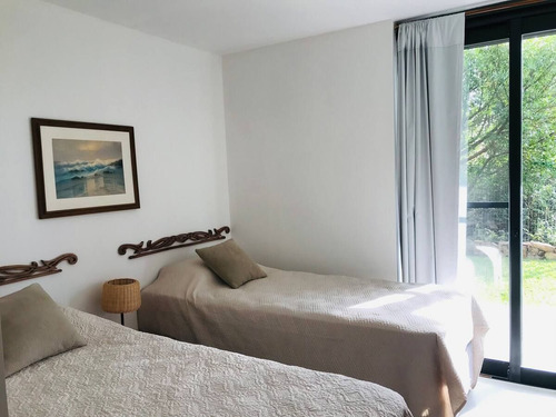 Casa En Alquiler Por Temporada De 3 Dormitorios En Punta Piedras (ref: Bpv-6853)