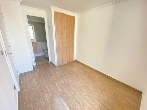 Departamento En Arriendo De 2 Dor Tipo Mariposa. En Santiago