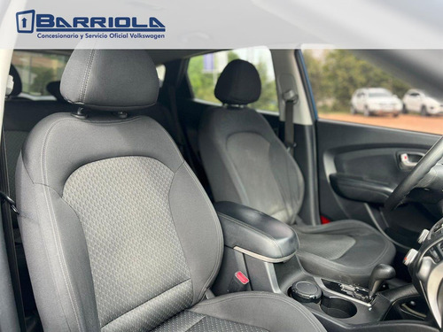 Imagen 18 de 25 de Hyundai Tucson 2wd Gl 6a/t Excelente Estado! - Barriola