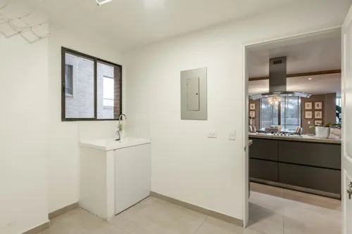 Apartamento En Venta En Los Rosales. Cod V21469