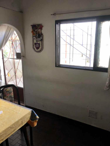 Casa Planta Baja,garage,2 Piezas,living Amplio,cocina,y Baño