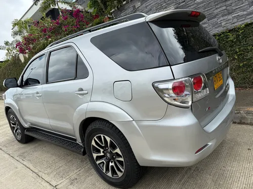 Toyota Fortuner 3.0 Sr5