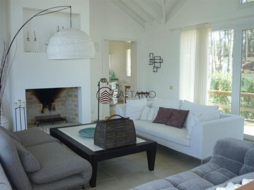 Imagen 7 de 21 de Hermosa Casa De Dos Plantas Con Piscina! - La Barra Laguna Blanca