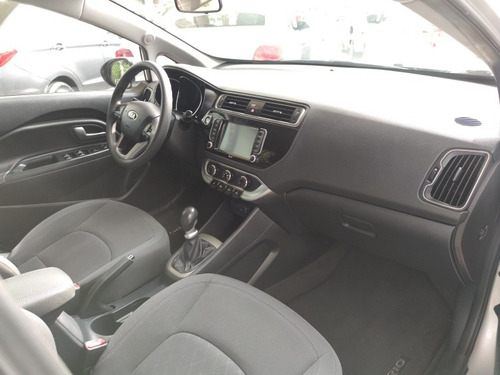 Imagen 7 de 10 de Kia Rio 1.6 Lx Sedan Mt 2017 Credito
