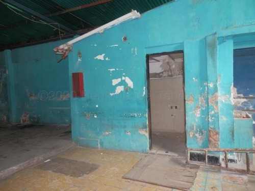 Imagen 2 de 30 de Locales En Venta Zona Centro Barquisimeto 22-2613 #m