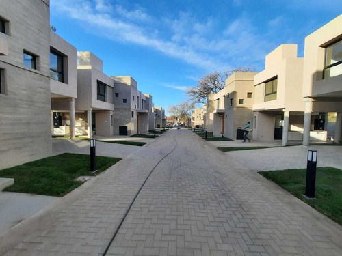 Imagen 2 de 24 de Dúplex De Tres Dormitorios En Alquiler En Housing Cerrado Casa Norte - Argüello