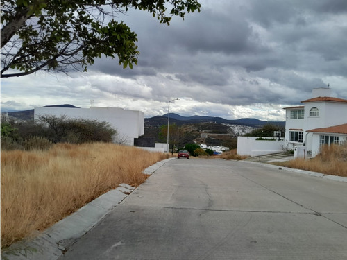 Terrenos En Venta En Real De Juriquilla 334m2