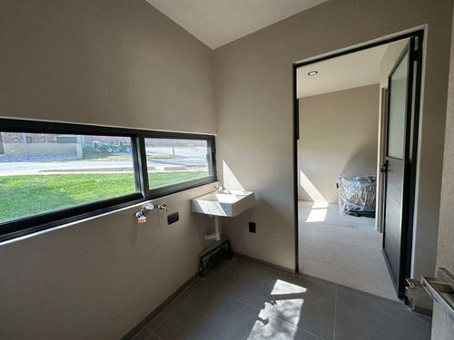 Se Vende Residencia De Autor En La Espiga Residencial, 4ta Recamara En Pb..