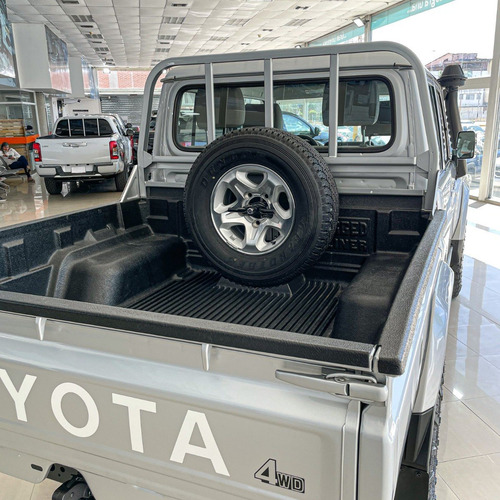 Imagen 5 de 11 de Toyota Land Cruiser
