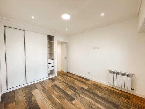 Casa En Venta - 4 Dormitorios 3 Baños - Cochera - 302,40mts2 - Mar Del Plata