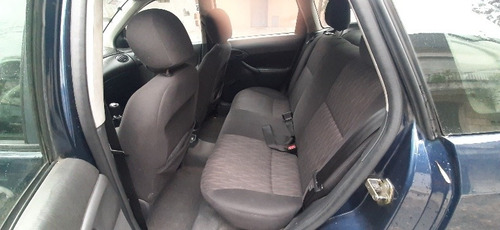 Imagen 9 de 13 de Ford Focus 1.6 Ambiente 2005