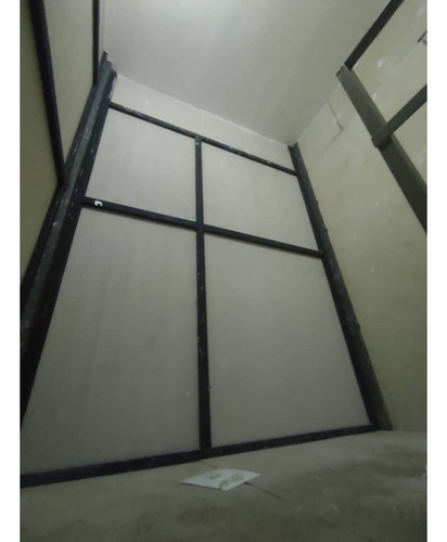 Se Vende Mini Local En C.c. Gran Bazar