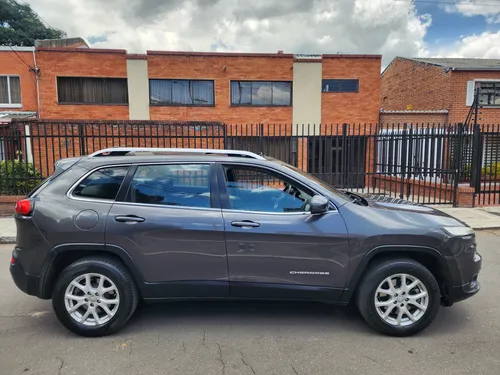 Jeep Cherokee 3.2 Longitude