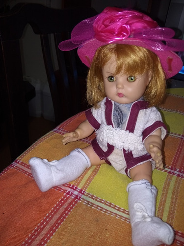 Muñeca De Goma Con Pelo Rubio Ojos Que Se Cierran Articulad