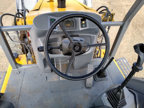 Retroexcavadora New Holland B90b Año 2008 Doble Tracción 4x4