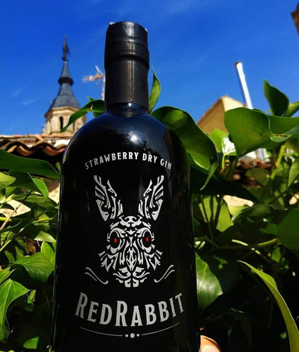 Gin Red Rabbit Strawberry Plaza Serrano