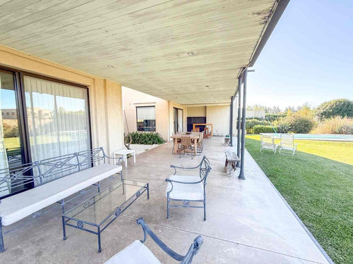 Casa En Venta En Pergamino En Barrio Cerrado