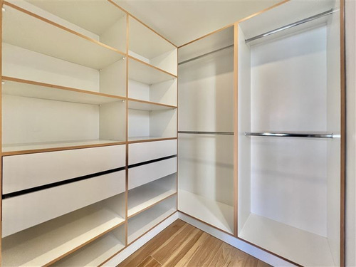 Imagen 16 de 22 de Casa Remodelada En Venta Estoril Las Condes Campanario