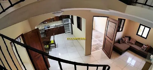 Vendo Moderno Apartamento, Dos Niveles, Dos Amplios Dormitorios, Incluye Area Para Jardin