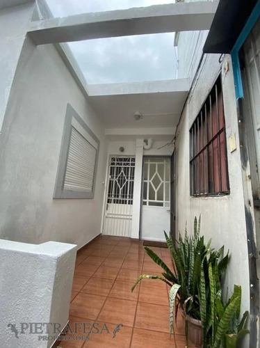 Imagen 1 de 6 de Apartamento En Venta 3 Dormitorios 1 Baño-pernas-unión