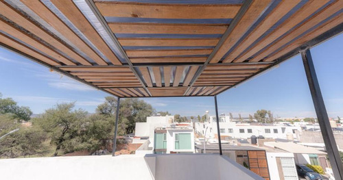 Exclusiva Residencia En Condominio Cerrada De La Fe, Aguascalientes