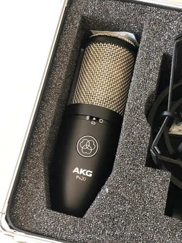 Microfone Akg Perception P420 Studio cor aranha preto