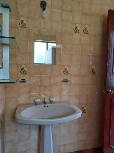 Casa Sola En Lomas De Atzingo, Cuernavaca, Morelos - Ber-1024-cs*