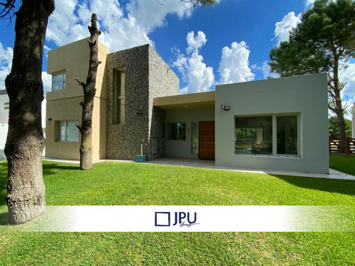 Casa En Venta Costa Esmeralda Barrio Golf