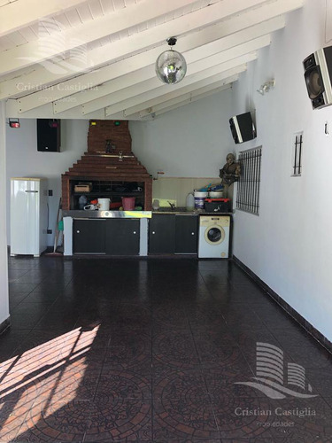 Venta - Casa Quinta, 3/tres Ambientes, Gran Jardín, Cochera - Tortuguitas, Malvinas Argentinas