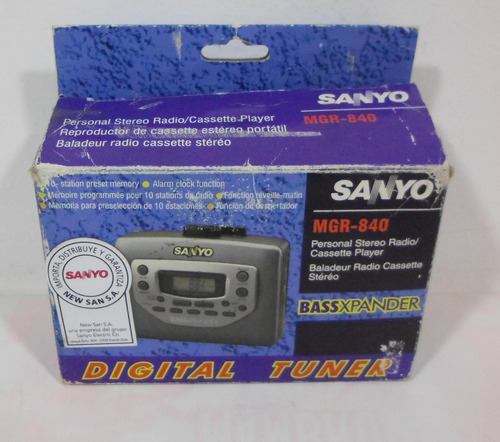 Vintage Walkman Stereo Sanyo Radio Bass Xpander Funciona (Usado)