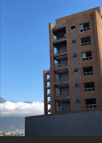 Imagen 3 de 7 de Vendo Pb 143+370m2 3h+s/2.5b+s/2p Solar Hatillo 6336