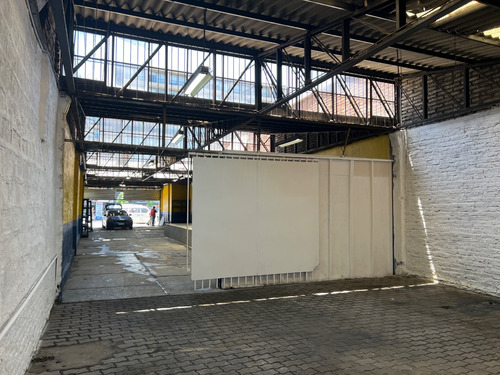 Amplio Local Comercial En Portugal Y 10 De Julio