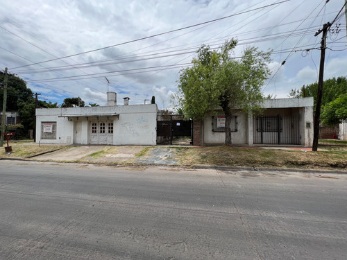 Dos Casas Lote Propio Venta Ituzaingo Norte