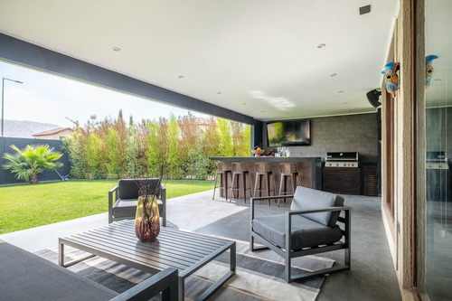 Condominio Los Robles: Hogar Ideal En Piedra Roja