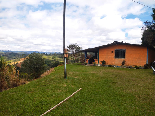 Casa Campestre En Venta En Marinilla, Antioquia 