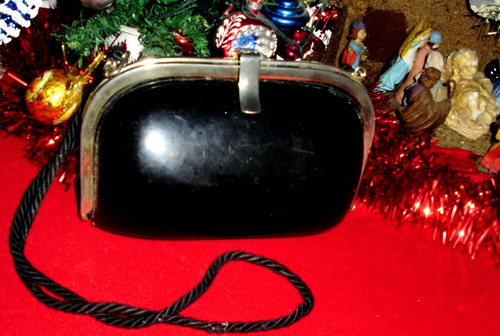 Antigua Cartera Negra  Colgante-rigida-  