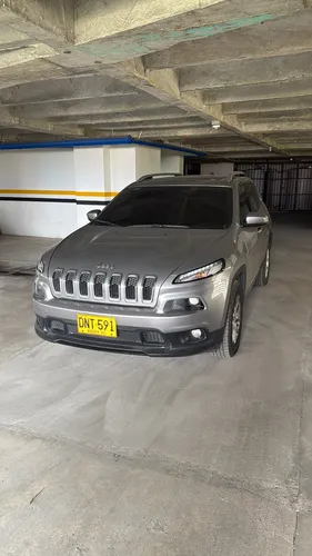 Jeep Cherokee 3.2 Longitude Plus