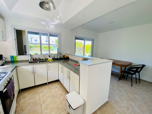 Imagen 8 de 23 de Imperdible Casa En Venta Barrio La Comarca, 3 Habitaciones Con Piscina!!!