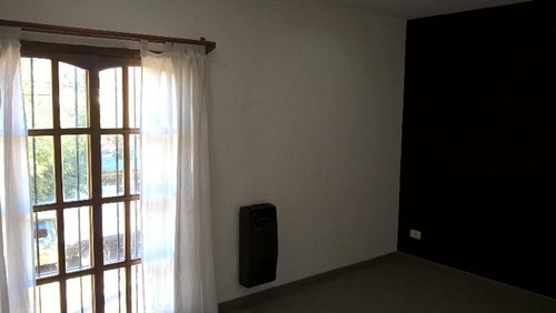 Imagen 14 de 21 de Venta - Casa Céntrica En Garín