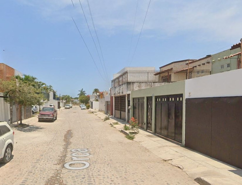 Remates Inmobiliarios, Tu Inversión Inteligente!!adquiere Bonita Casa En Col. Los Delfines Pto Vallarta Jal.